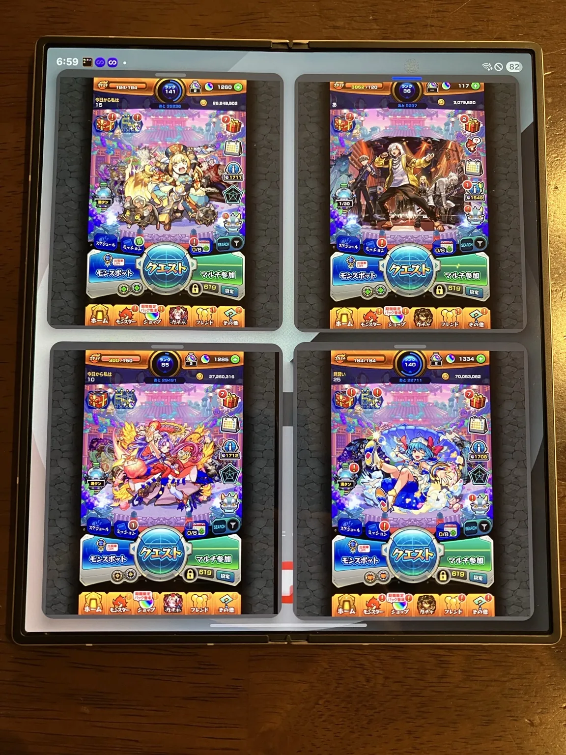 Galaxy Z Fold6で複数のモンスト画面を表示して検証している様子